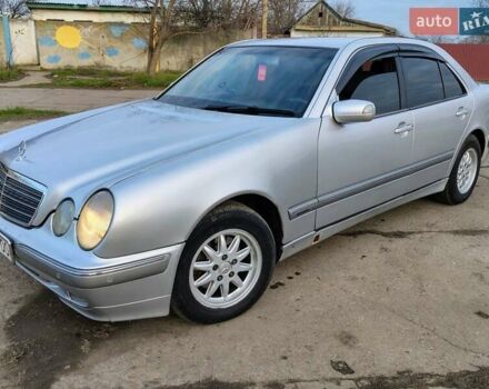 Серый Мерседес Е-Класс, объемом двигателя 2.15 л и пробегом 405 тыс. км за 4200 $, фото 1 на Automoto.ua