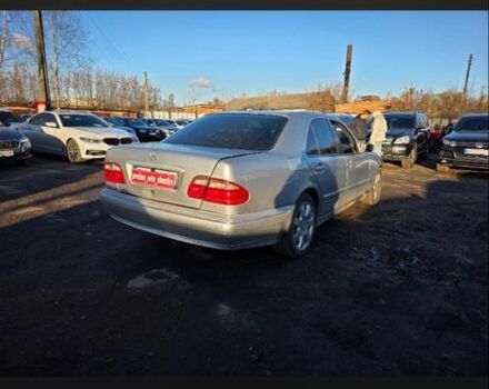 Серый Мерседес Е-Класс, объемом двигателя 4.2 л и пробегом 544 тыс. км за 3900 $, фото 6 на Automoto.ua