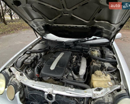 Серый Мерседес Е-Класс, объемом двигателя 3.2 л и пробегом 400 тыс. км за 2500 $, фото 20 на Automoto.ua