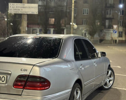 Серый Мерседес Е-Класс, объемом двигателя 3.2 л и пробегом 361 тыс. км за 5000 $, фото 5 на Automoto.ua