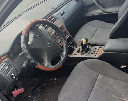 Серый Мерседес Е-Класс, объемом двигателя 2 л и пробегом 250 тыс. км за 2700 $, фото 3 на Automoto.ua