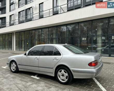 Серый Мерседес Е-Класс, объемом двигателя 2.69 л и пробегом 353 тыс. км за 3750 $, фото 17 на Automoto.ua