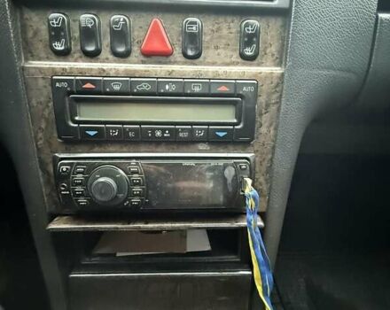 Серый Мерседес Е-Класс, объемом двигателя 2.2 л и пробегом 360 тыс. км за 3500 $, фото 5 на Automoto.ua