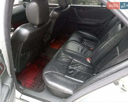 Сірий Мерседес Е-Клас, об'ємом двигуна 3.23 л та пробігом 300 тис. км за 3000 $, фото 14 на Automoto.ua