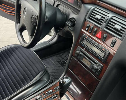 Серый Мерседес Е-Класс, объемом двигателя 3.2 л и пробегом 328 тыс. км за 6200 $, фото 25 на Automoto.ua