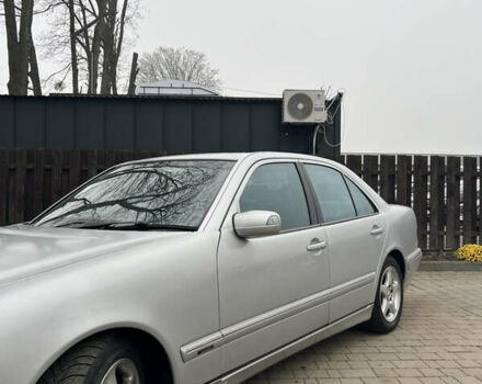 Серый Мерседес Е-Класс, объемом двигателя 3.2 л и пробегом 347 тыс. км за 4700 $, фото 1 на Automoto.ua