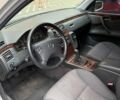 Сірий Мерседес Е-Клас, об'ємом двигуна 2 л та пробігом 180 тис. км за 6500 $, фото 1 на Automoto.ua