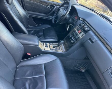 Сірий Мерседес Е-Клас, об'ємом двигуна 3.2 л та пробігом 363 тис. км за 6600 $, фото 18 на Automoto.ua