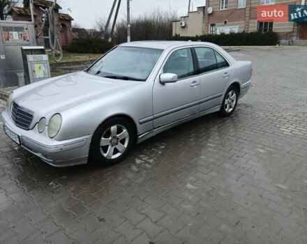 Серый Мерседес Е-Класс, объемом двигателя 2.69 л и пробегом 300 тыс. км за 2500 $, фото 2 на Automoto.ua