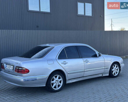 Сірий Мерседес Е-Клас, об'ємом двигуна 2.15 л та пробігом 366 тис. км за 2800 $, фото 2 на Automoto.ua