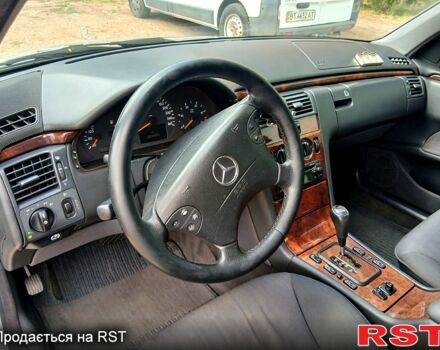 Серый Мерседес Е-Класс, объемом двигателя 2.1 л и пробегом 390 тыс. км за 5200 $, фото 2 на Automoto.ua