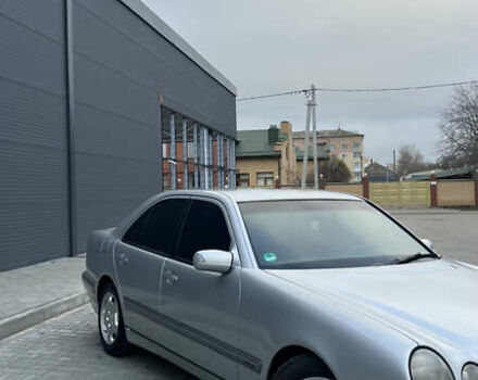 Серый Мерседес Е-Класс, объемом двигателя 3.2 л и пробегом 328 тыс. км за 6200 $, фото 13 на Automoto.ua