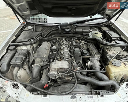 Серый Мерседес Е-Класс, объемом двигателя 2.69 л и пробегом 353 тыс. км за 3750 $, фото 38 на Automoto.ua