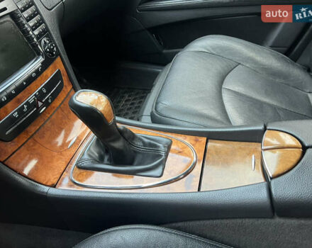 Сірий Мерседес Е-Клас, об'ємом двигуна 2.69 л та пробігом 315 тис. км за 5500 $, фото 37 на Automoto.ua