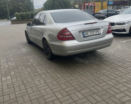 Сірий Мерседес Е-Клас, об'ємом двигуна 2.6 л та пробігом 360 тис. км за 3650 $, фото 2 на Automoto.ua