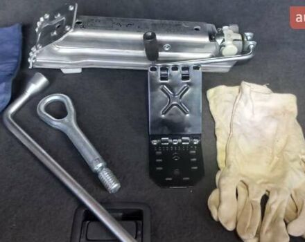 Сірий Мерседес Е-Клас, об'ємом двигуна 2.69 л та пробігом 274 тис. км за 7250 $, фото 50 на Automoto.ua