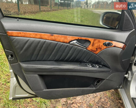 Сірий Мерседес Е-Клас, об'ємом двигуна 2.69 л та пробігом 315 тис. км за 5500 $, фото 29 на Automoto.ua