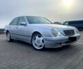 Сірий Мерседес Е-Клас, об'ємом двигуна 2 л та пробігом 320 тис. км за 4500 $, фото 1 на Automoto.ua