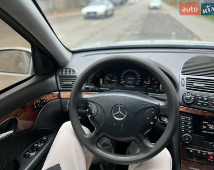 Серый Мерседес Е-Класс, объемом двигателя 2.15 л и пробегом 320 тыс. км за 4999 $, фото 34 на Automoto.ua