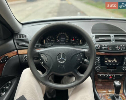 Серый Мерседес Е-Класс, объемом двигателя 2.15 л и пробегом 320 тыс. км за 4999 $, фото 33 на Automoto.ua