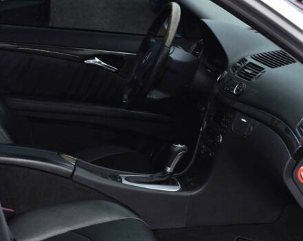 Сірий Мерседес Е-Клас, об'ємом двигуна 5 л та пробігом 284 тис. км за 6450 $, фото 11 на Automoto.ua