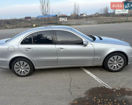 Сірий Мерседес Е-Клас, об'ємом двигуна 2.6 л та пробігом 330 тис. км за 6800 $, фото 5 на Automoto.ua