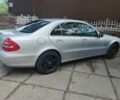 Сірий Мерседес Е-Клас, об'ємом двигуна 5 л та пробігом 300 тис. км за 7500 $, фото 1 на Automoto.ua