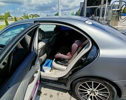 Сірий Мерседес Е-Клас, об'ємом двигуна 2.7 л та пробігом 310 тис. км за 6800 $, фото 12 на Automoto.ua