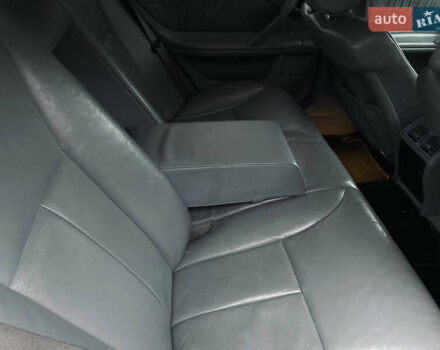 Серый Мерседес Е-Класс, объемом двигателя 3.2 л и пробегом 490 тыс. км за 4099 $, фото 9 на Automoto.ua