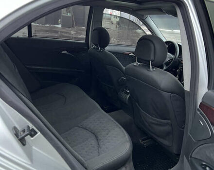 Серый Мерседес Е-Класс, объемом двигателя 2.2 л и пробегом 352 тыс. км за 5200 $, фото 13 на Automoto.ua