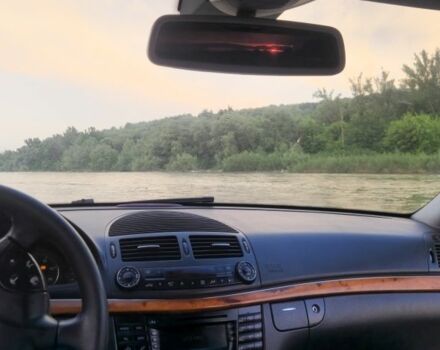 Мерседес Е-Клас 2002 у Чернівцях на Automoto.ua Сірий Мерседес Е-Клас, об'ємом двигуна 0 л та пробігом 280 тис. км за 4554 $, фото 4 на Automoto.ua