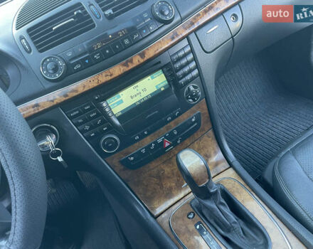 Сірий Мерседес Е-Клас, об'ємом двигуна 2.69 л та пробігом 350 тис. км за 5599 $, фото 18 на Automoto.ua