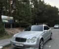 Серый Мерседес Е-Класс, объемом двигателя 5 л и пробегом 471 тыс. км за 5998 $, фото 1 на Automoto.ua