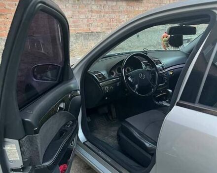 Сірий Мерседес Е-Клас, об'ємом двигуна 2.1 л та пробігом 250 тис. км за 5700 $, фото 2 на Automoto.ua