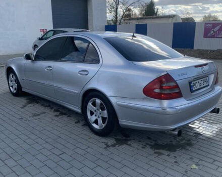 Серый Мерседес Е-Класс, объемом двигателя 2.4 л и пробегом 320 тыс. км за 5300 $, фото 4 на Automoto.ua