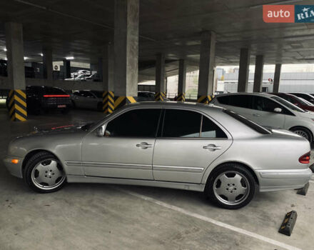 Серый Мерседес Е-Класс, объемом двигателя 3.2 л и пробегом 490 тыс. км за 4099 $, фото 5 на Automoto.ua