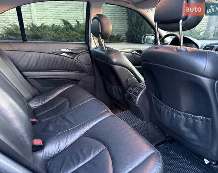 Серый Мерседес Е-Класс, объемом двигателя 5 л и пробегом 280 тыс. км за 6499 $, фото 22 на Automoto.ua