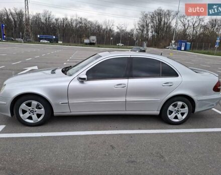 Серый Мерседес Е-Класс, объемом двигателя 2.69 л и пробегом 405 тыс. км за 6500 $, фото 1 на Automoto.ua