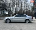 Серый Мерседес Е-Класс, объемом двигателя 2.2 л и пробегом 293 тыс. км за 7900 $, фото 1 на Automoto.ua