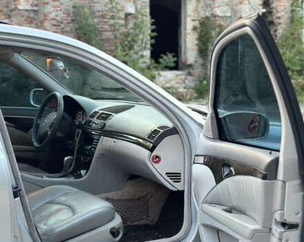 Серый Мерседес Е-Класс, объемом двигателя 2.4 л и пробегом 320 тыс. км за 5300 $, фото 12 на Automoto.ua