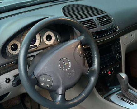 Серый Мерседес Е-Класс, объемом двигателя 2.4 л и пробегом 320 тыс. км за 5300 $, фото 7 на Automoto.ua