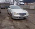 Сірий Мерседес Е-Клас, об'ємом двигуна 3 л та пробігом 320 тис. км за 2600 $, фото 1 на Automoto.ua