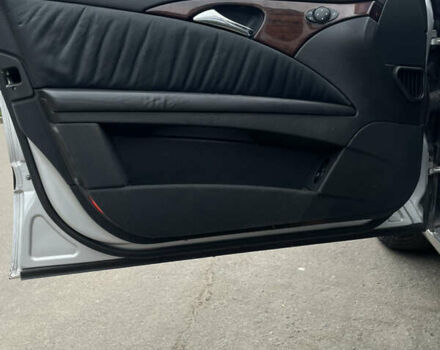 Сірий Мерседес Е-Клас, об'ємом двигуна 2.2 л та пробігом 428 тис. км за 4800 $, фото 9 на Automoto.ua