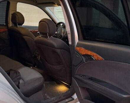 Серый Мерседес Е-Класс, объемом двигателя 2.69 л и пробегом 428 тыс. км за 7200 $, фото 6 на Automoto.ua