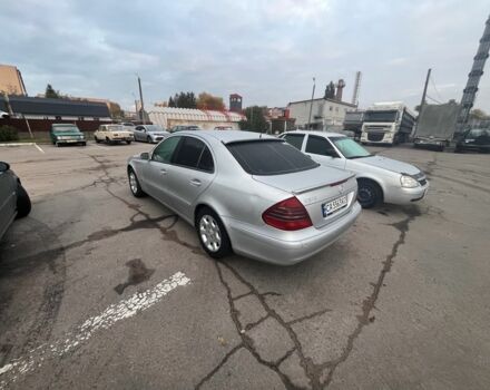 Мерседес Е-Клас 2002 у Черкасах на Automoto.ua Сірий Мерседес Е-Клас, об'ємом двигуна 2.7 л та пробігом 310 тис. км за 6700 $, фото 3 на Automoto.ua