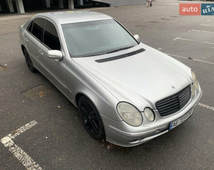 Серый Мерседес Е-Класс, объемом двигателя 2.6 л и пробегом 300 тыс. км за 4100 $, фото 4 на Automoto.ua