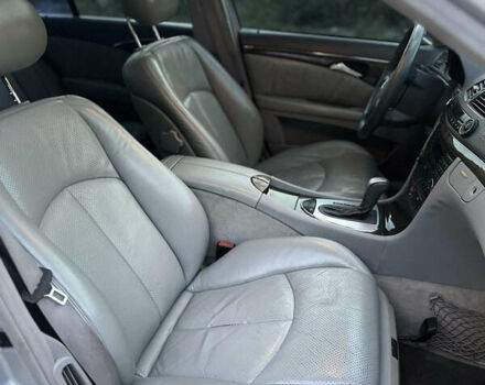 Серый Мерседес Е-Класс, объемом двигателя 2.4 л и пробегом 320 тыс. км за 5300 $, фото 13 на Automoto.ua