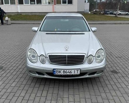 Серый Мерседес Е-Класс, объемом двигателя 2.1 л и пробегом 330 тыс. км за 6200 $, фото 10 на Automoto.ua