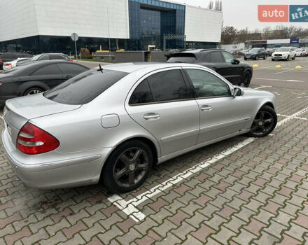 Серый Мерседес Е-Класс, объемом двигателя 2.4 л и пробегом 400 тыс. км за 4800 $, фото 2 на Automoto.ua