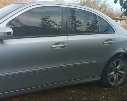 Серый Мерседес Е-Класс, объемом двигателя 3.2 л и пробегом 300 тыс. км за 2600 $, фото 17 на Automoto.ua